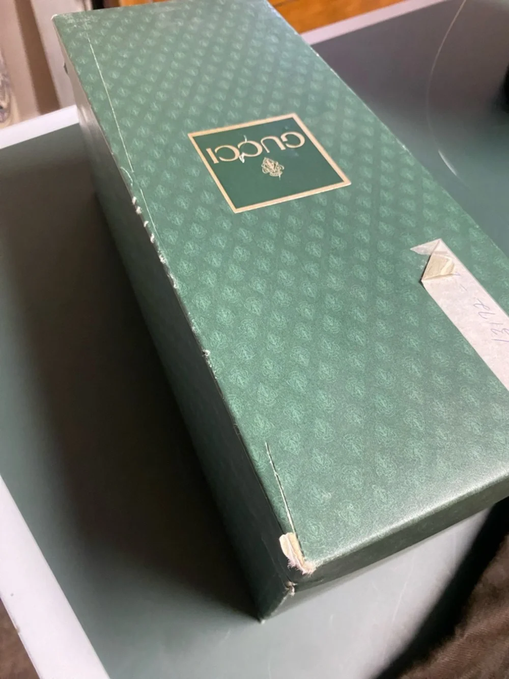 Gucci Heart Interlocking Logo Gold Thong Sandals - Picture 6 of 11